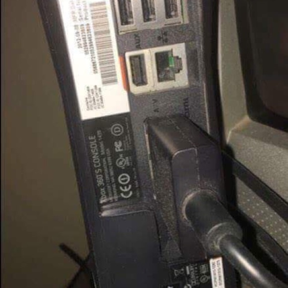 X box 360 - Picture 2 of 5